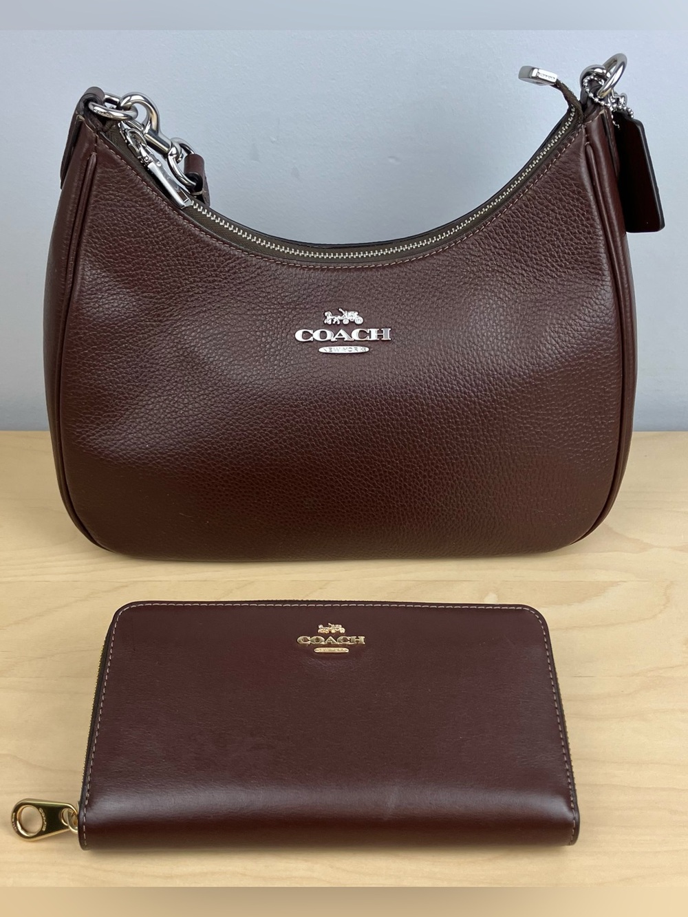 Coach CV935 Teri Hobo Shoulder Bag Purse Brown Pebbled Leather With Wallet